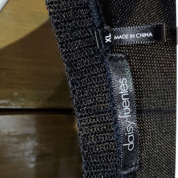 BLACK BLOUSE - Picture 3 of 9